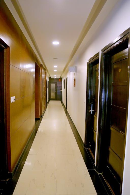Готель Chirag Residency Нью-Делі Екстер'єр фото